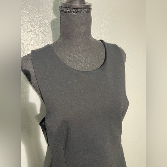 Banana Republic Criss Cross Dress with Pockets - Picture 2 of 6